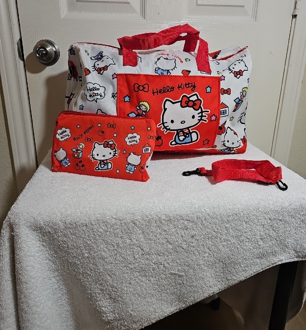 New Sanrio Genuine 2 Pcs Hello Kitty Foldable Duffle Bag and Pouch - Picture 4 of 13